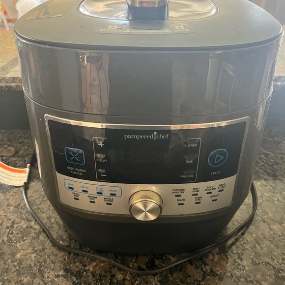 Pampered Chef Quick Cooker/Pressure Cooker - Picture 4 of 5